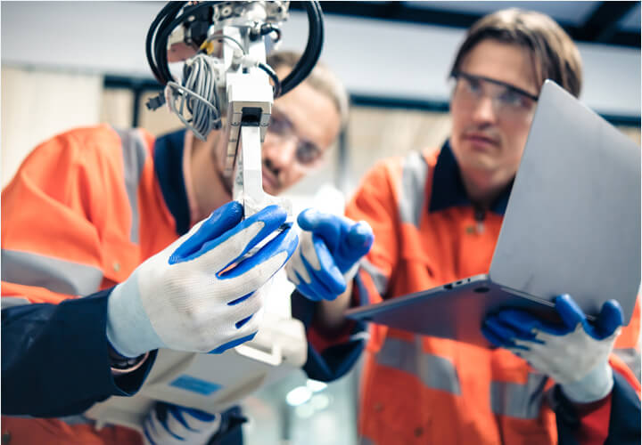 优质的在职培训机会，有机会与高水平团队一起工作